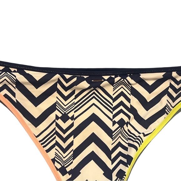 Victoria's Secret Navy and White Bikini Bottom - Picture 3 of 9